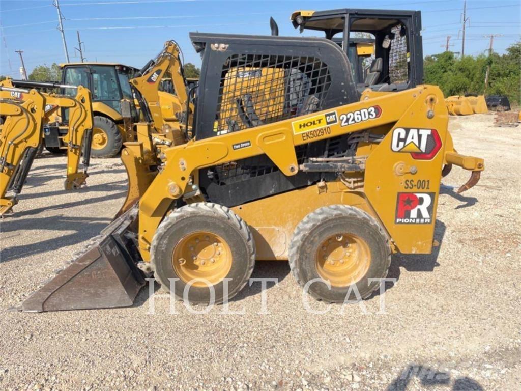 CAT 226D Kompaktlaadurid