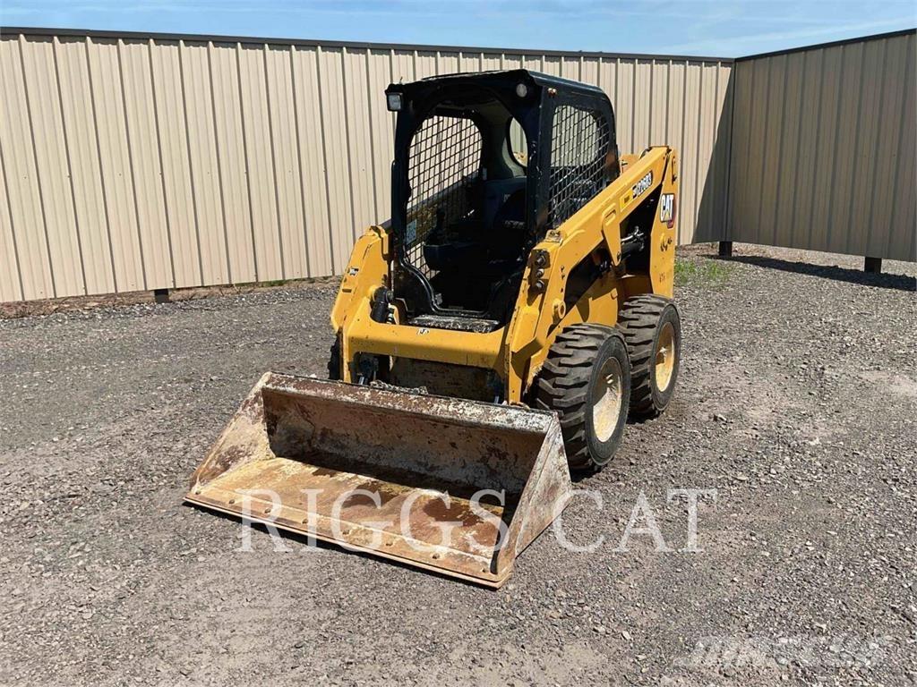 CAT 226D Kompaktlaadurid