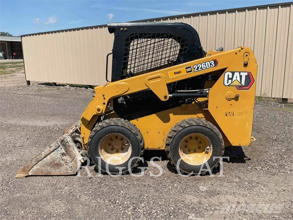 CAT 226D Kompaktlaadurid