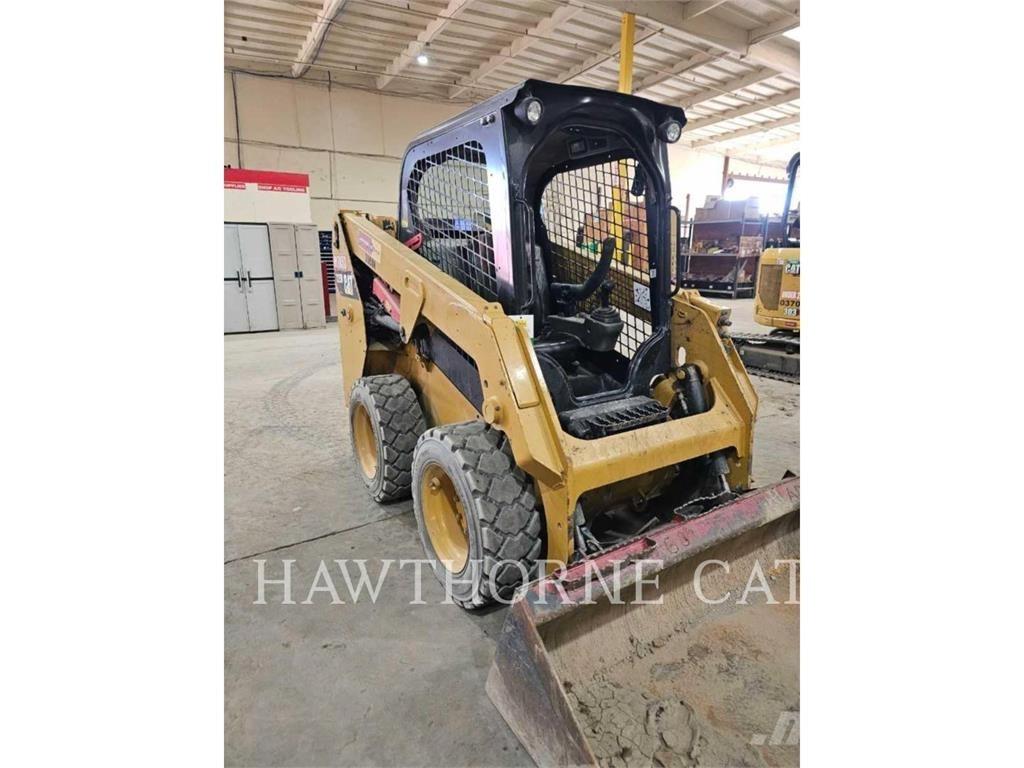 CAT 226D Kompaktlaadurid