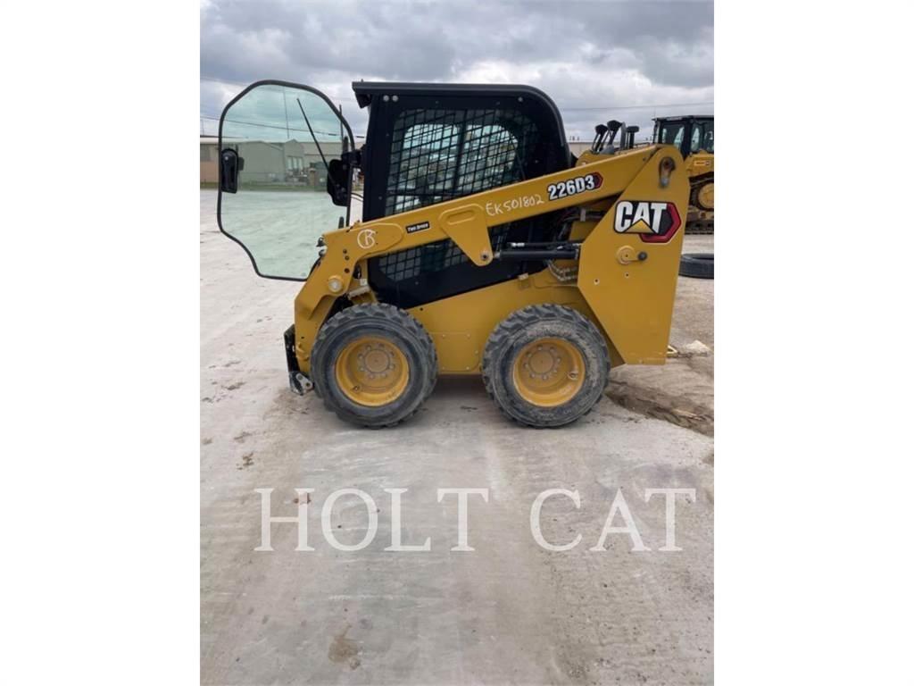 CAT 226D CAB Kompaktlaadurid