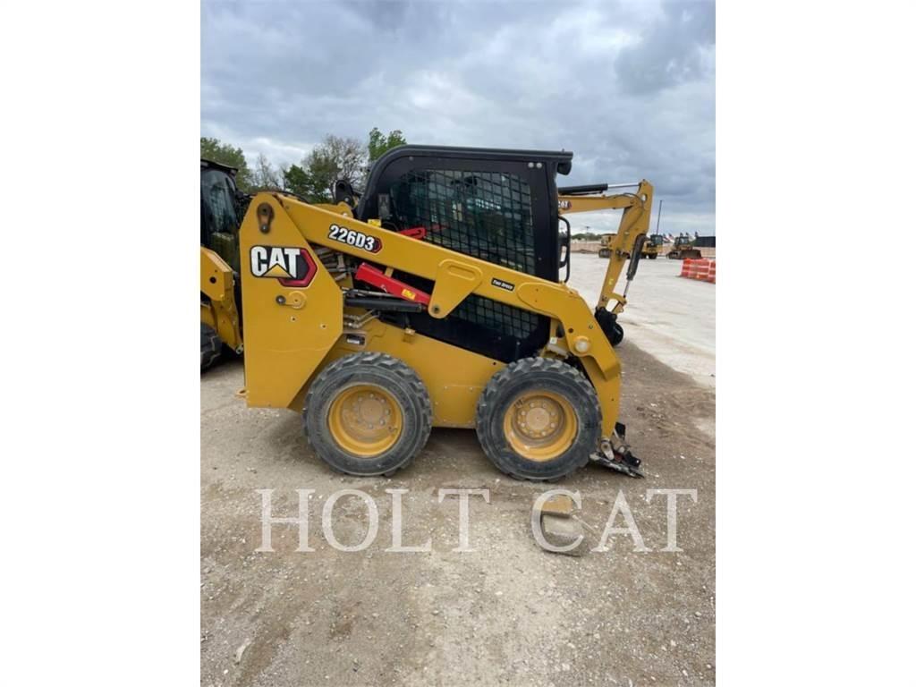 CAT 226D CAB Kompaktlaadurid