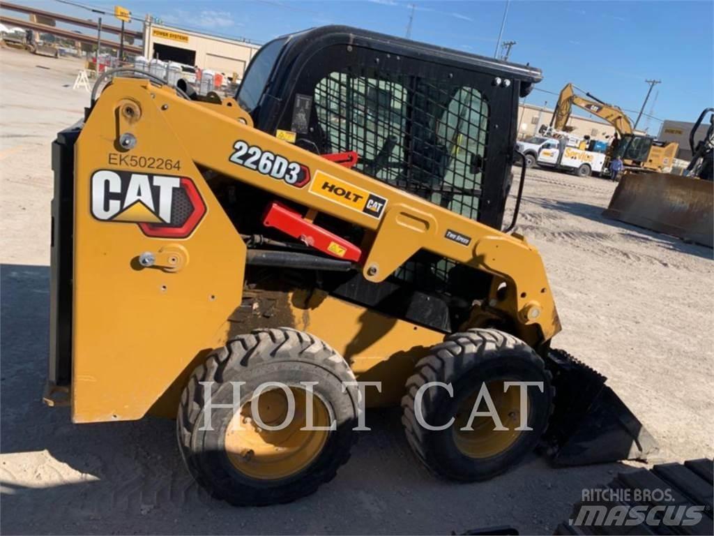 CAT 226D CAB Kompaktlaadurid