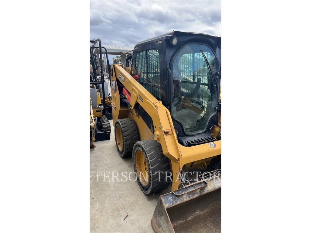 CAT 226D3 Kompaktlaadurid