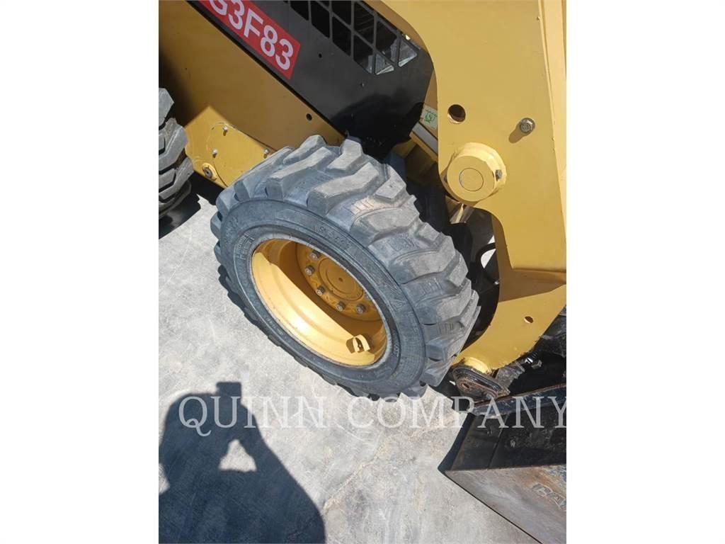 CAT 226D3 Kompaktlaadurid