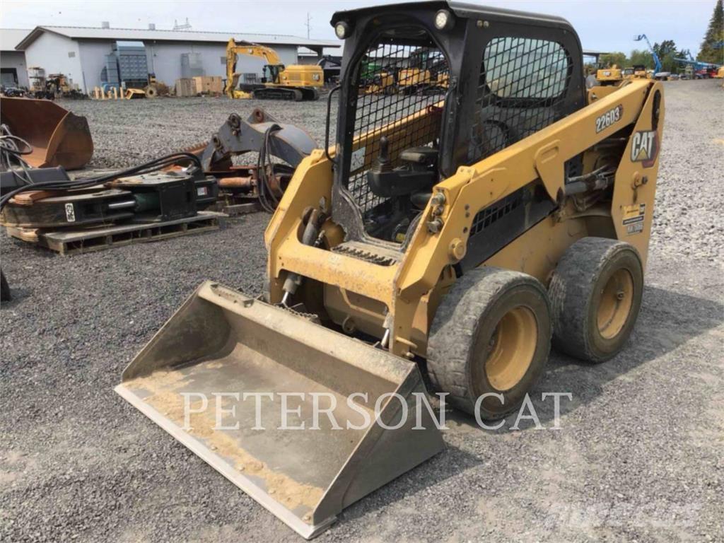 CAT 226D3 Kompaktlaadurid