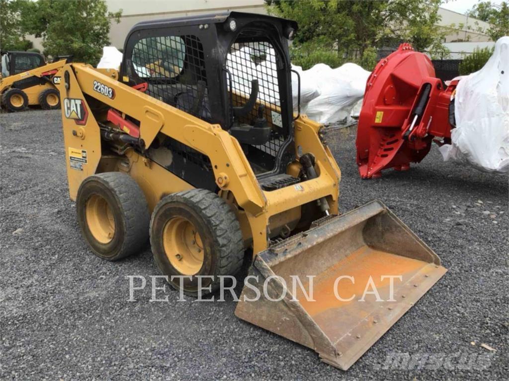 CAT 226D3 Kompaktlaadurid