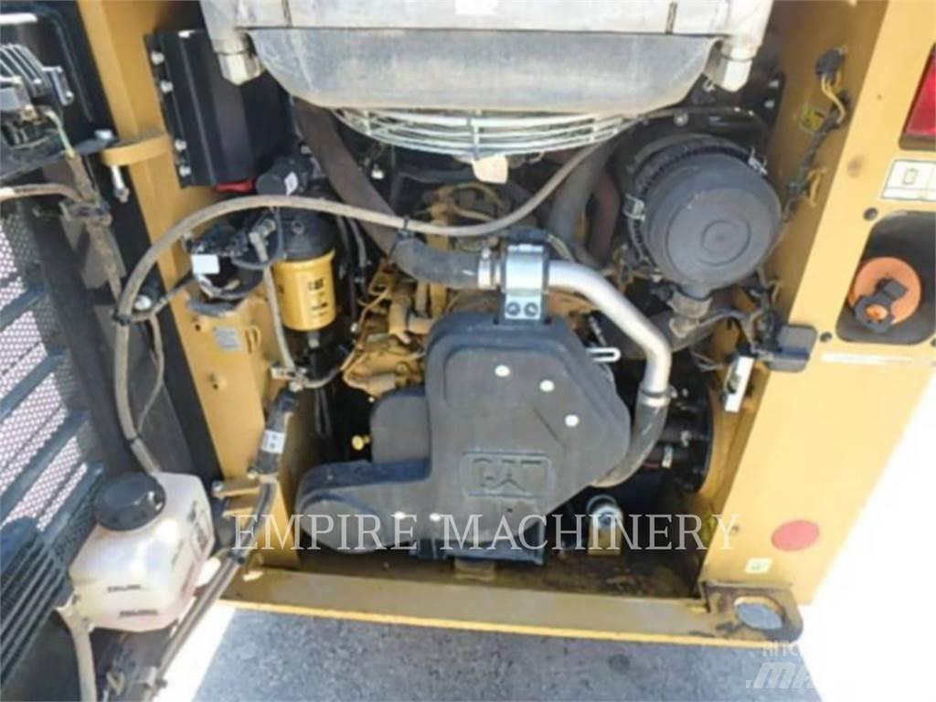 CAT 226D3 Kompaktlaadurid