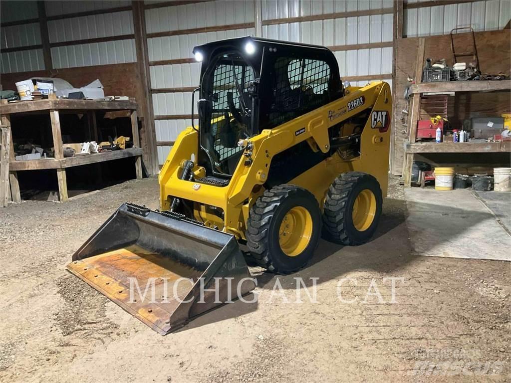 CAT 226D3 A2Q Kompaktlaadurid