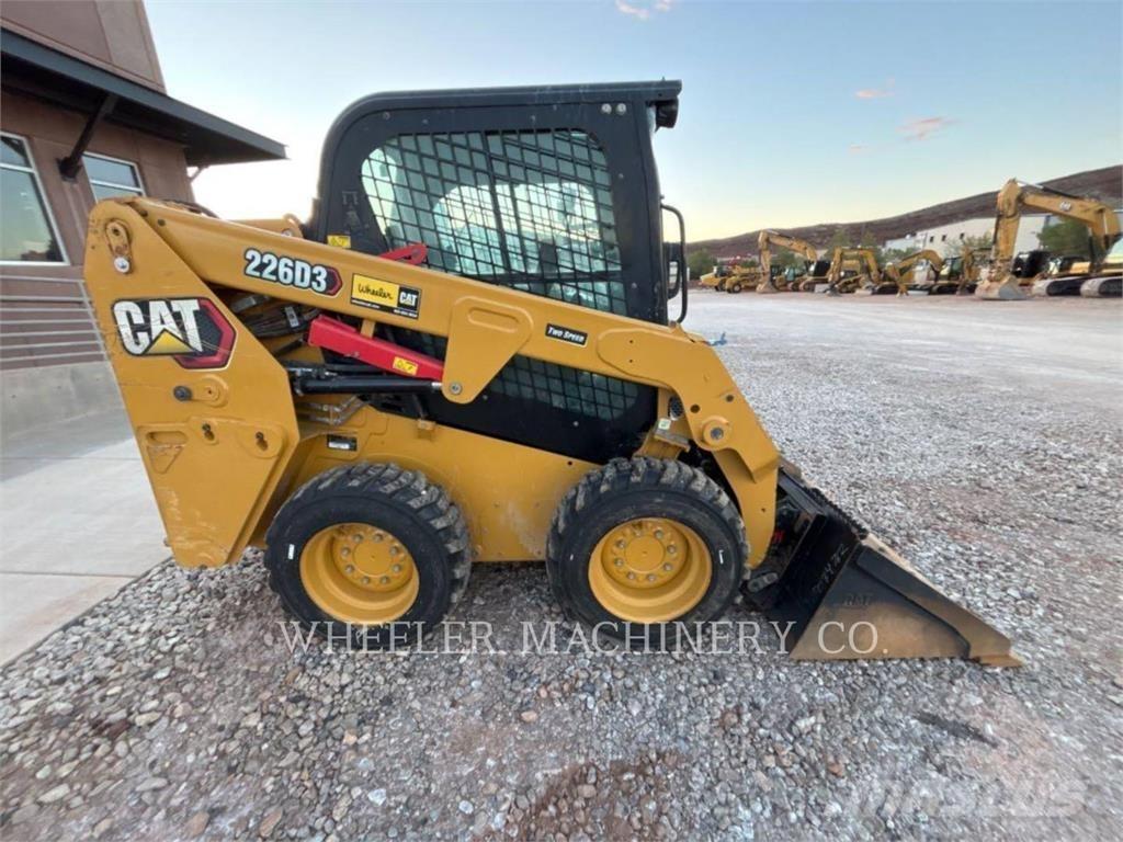 CAT 226D3 C3H2 Kompaktlaadurid