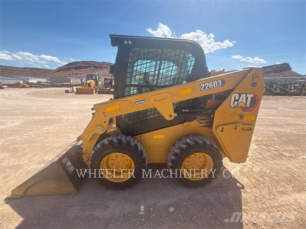 CAT 226D3 C3H2 Kompaktlaadurid