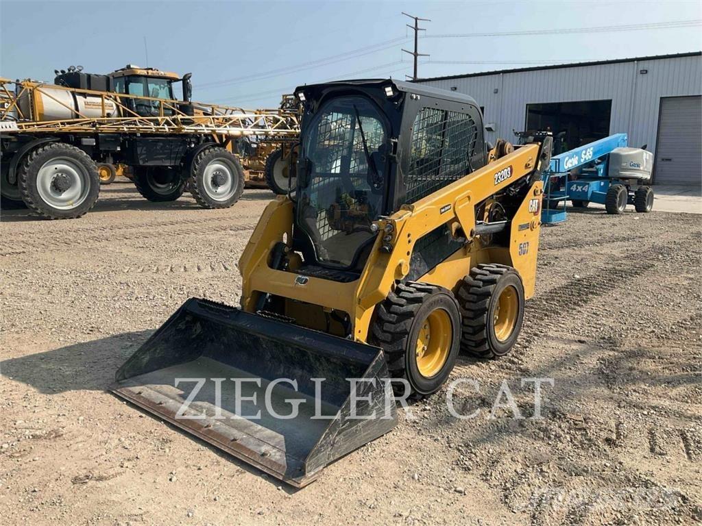 CAT 232D3 Kompaktlaadurid
