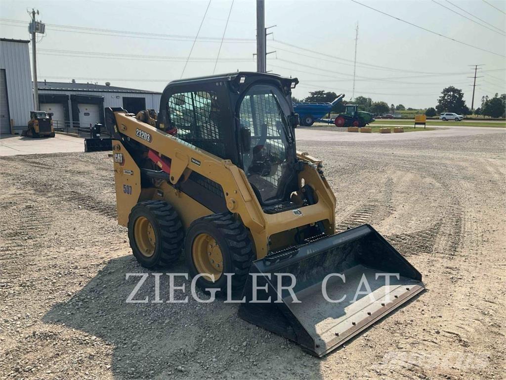 CAT 232D3 Kompaktlaadurid