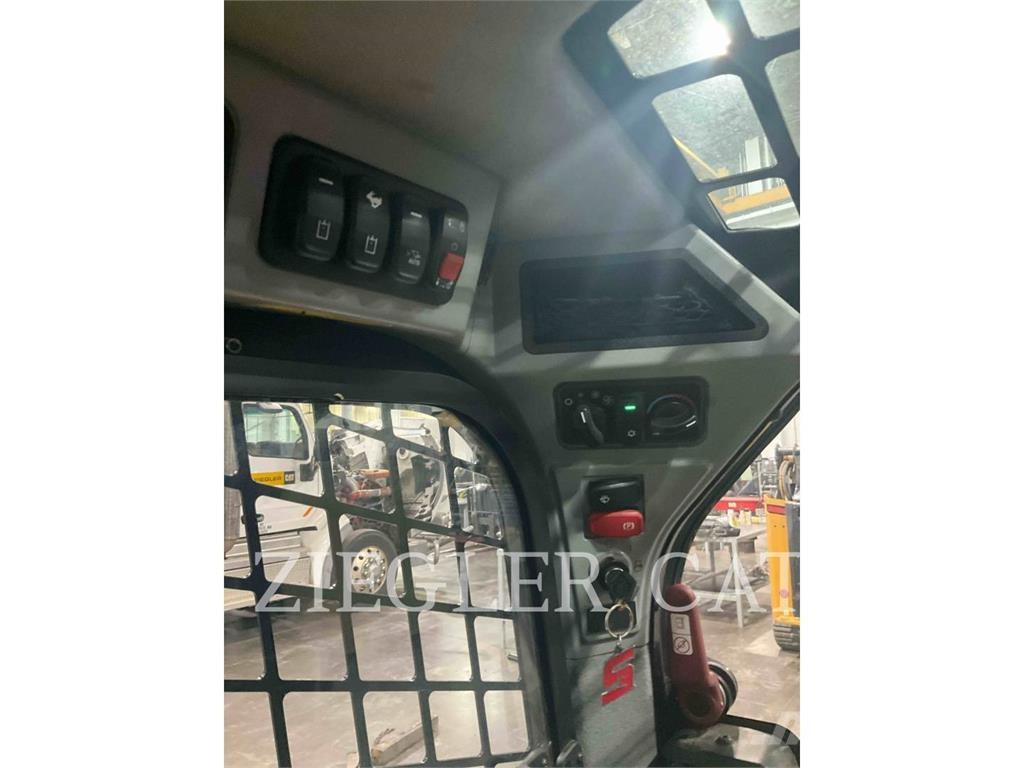 CAT 232D3 Kompaktlaadurid