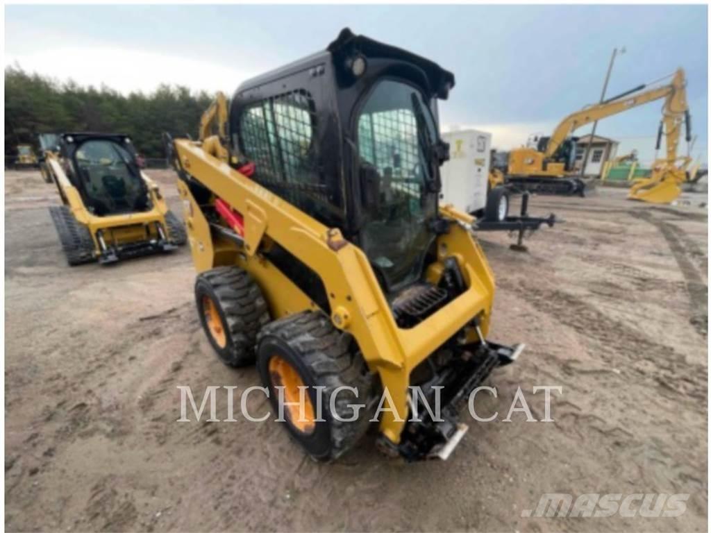 CAT 232D3 AQ Kompaktlaadurid