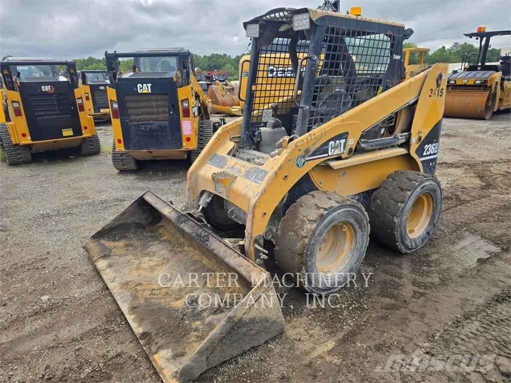 CAT 236B Kompaktlaadurid