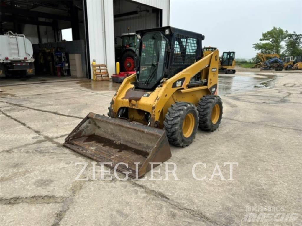 CAT 236B3 Kompaktlaadurid