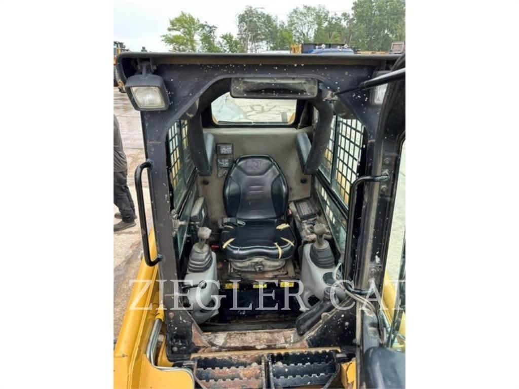CAT 236B3 Kompaktlaadurid