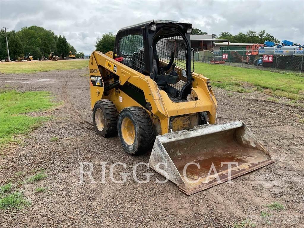 CAT 236D Kompaktlaadurid