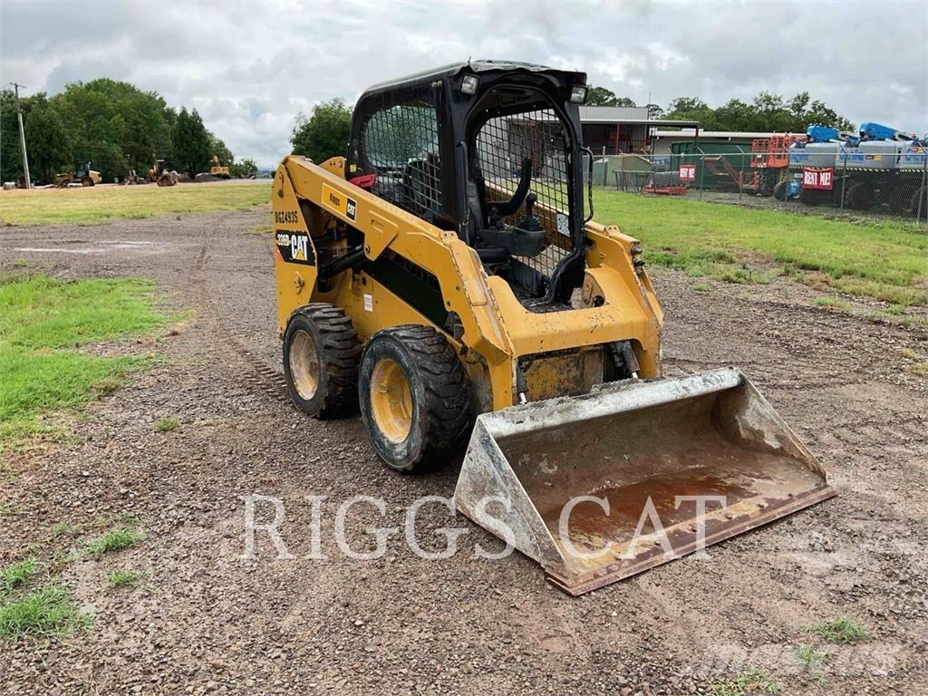 CAT 236D Kompaktlaadurid