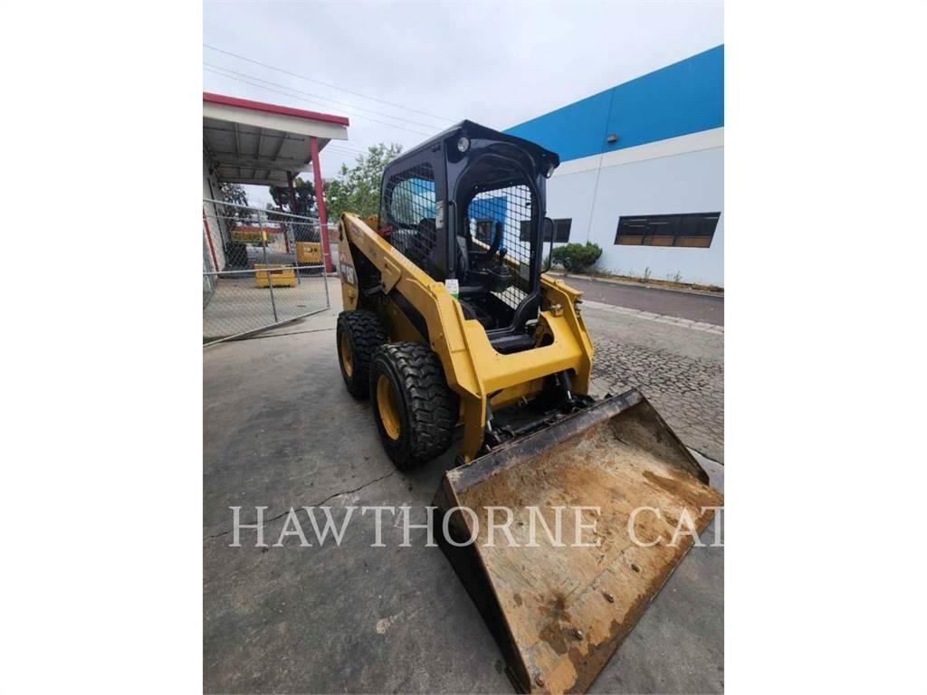 CAT 236D Kompaktlaadurid