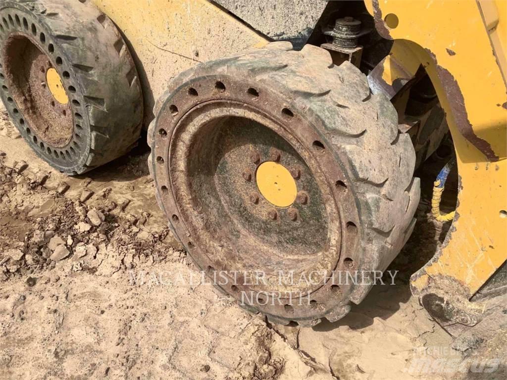 CAT 236D CQ Kompaktlaadurid