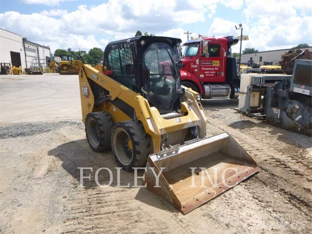 CAT 236D3 Kompaktlaadurid