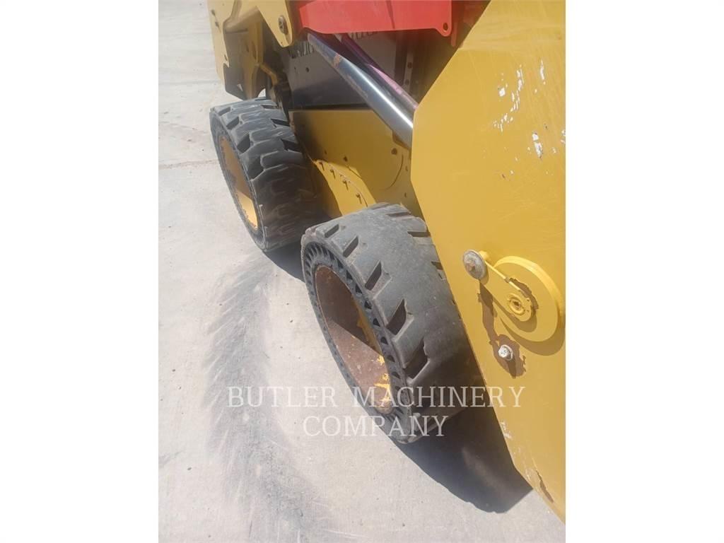 CAT 236D3 Kompaktlaadurid