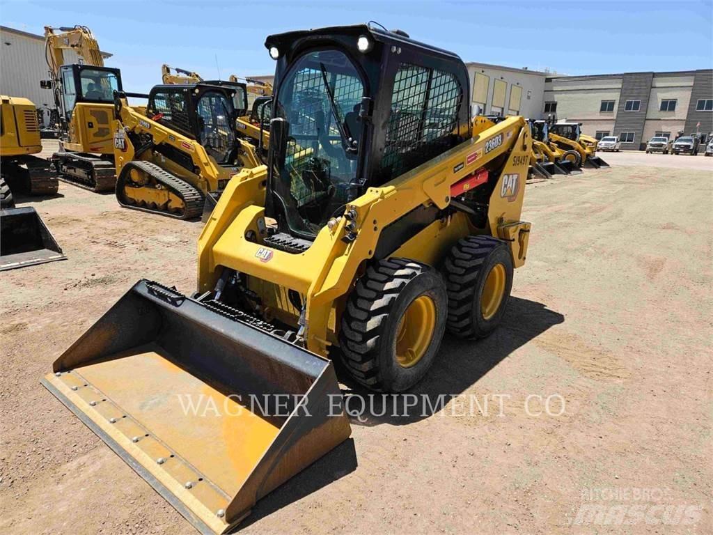 CAT 236D3 Kompaktlaadurid