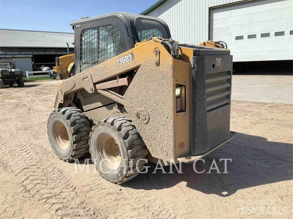CAT 236D3 A2Q Kompaktlaadurid
