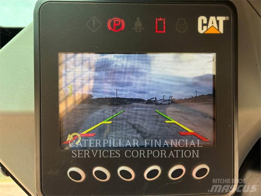 CAT 239D3 Roomiklaadurid