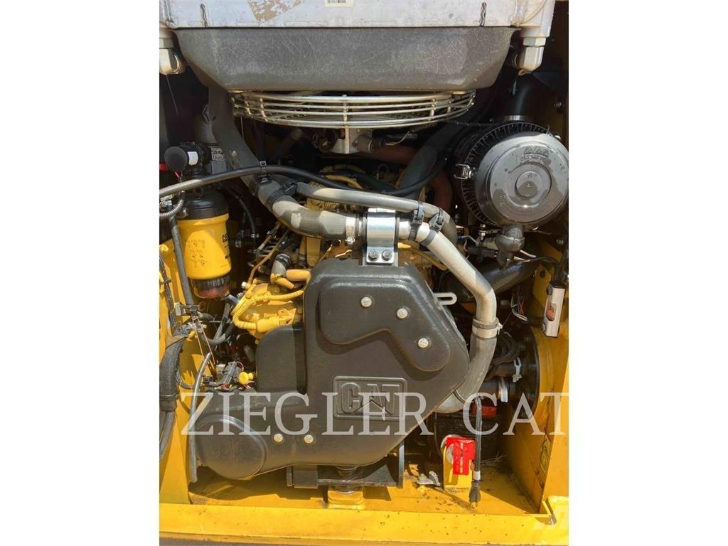 CAT 239D3 Roomiklaadurid