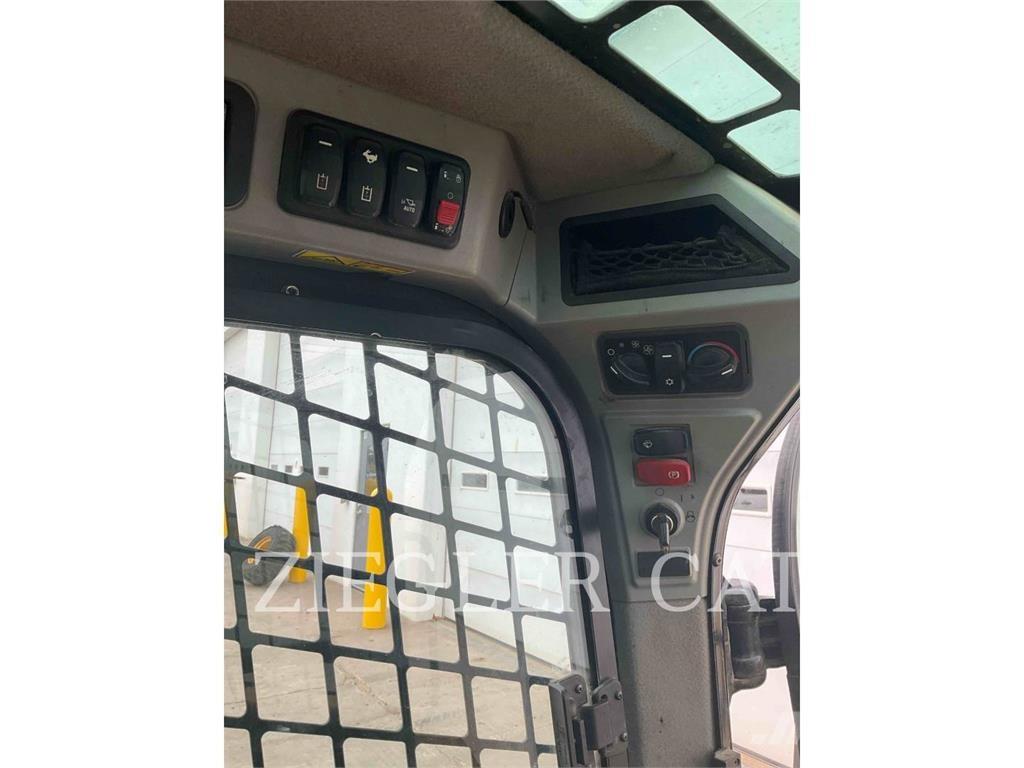 CAT 239D3 Roomiklaadurid