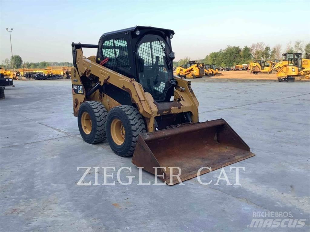 CAT 242D Kompaktlaadurid