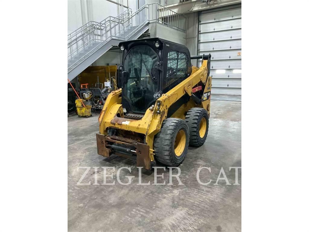 CAT 242D Kompaktlaadurid