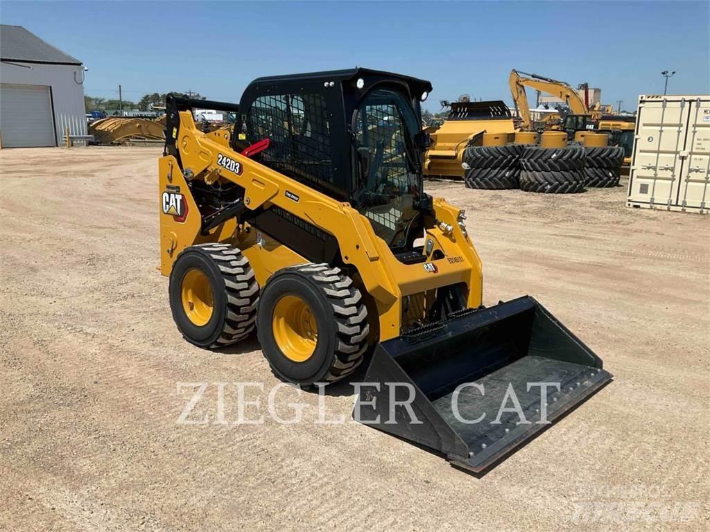 CAT 242D3 Kompaktlaadurid