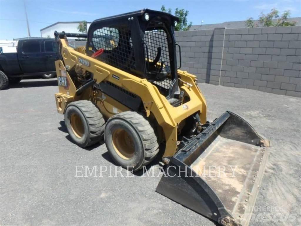 CAT 242D3 Kompaktlaadurid