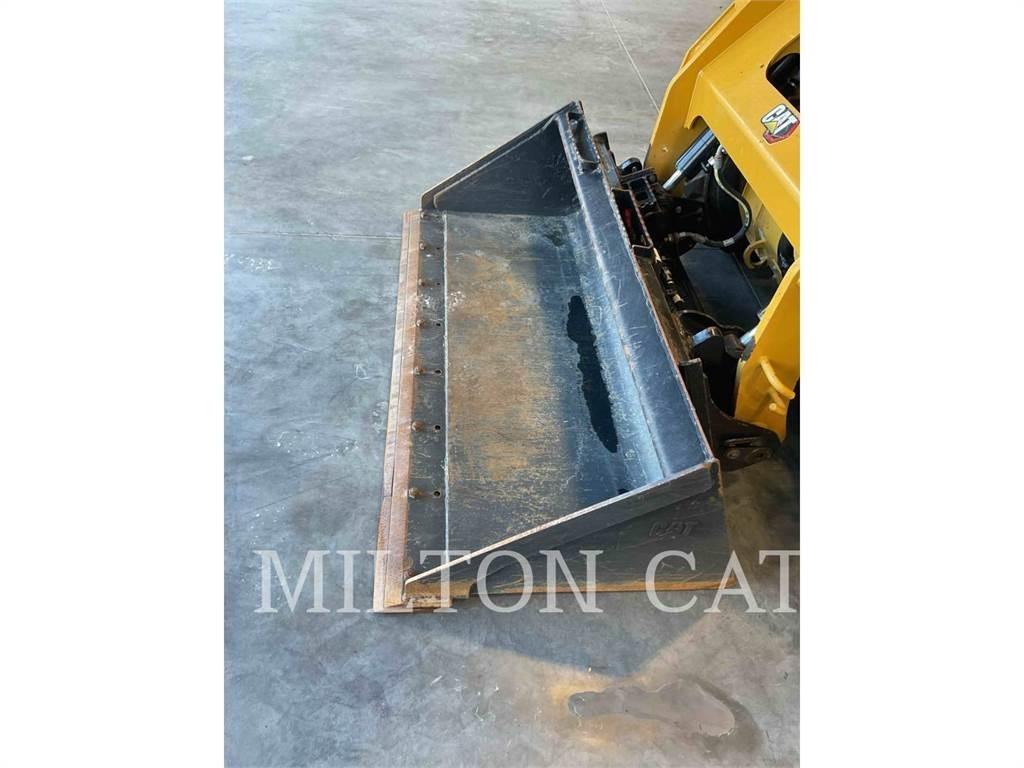 CAT 242D3 Kompaktlaadurid