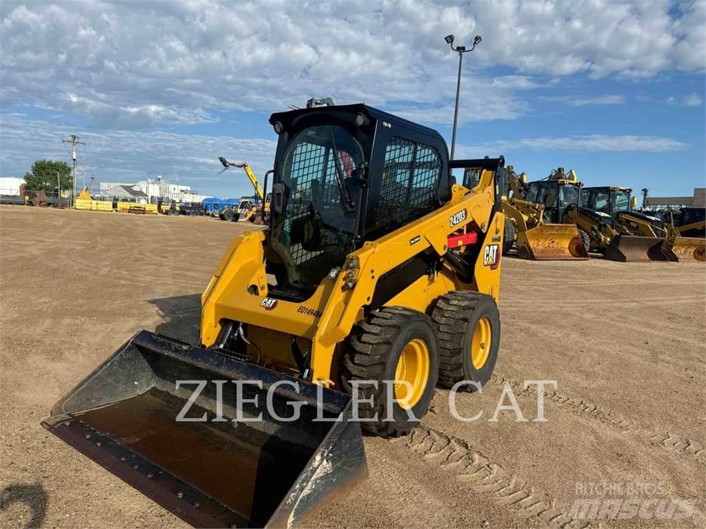 CAT 242D3 Kompaktlaadurid
