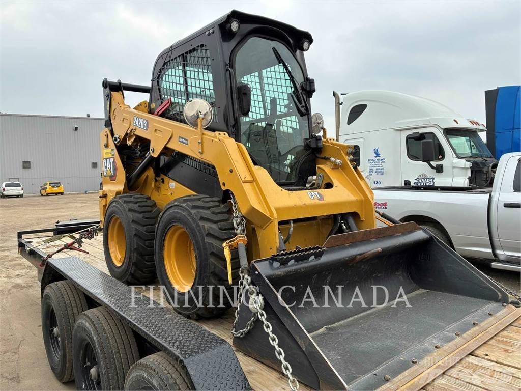 CAT 242D3 Kompaktlaadurid