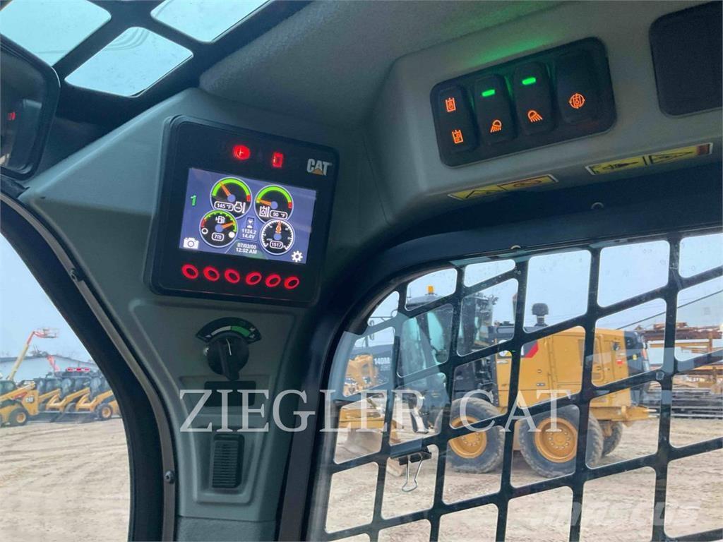 CAT 242D3 Kompaktlaadurid