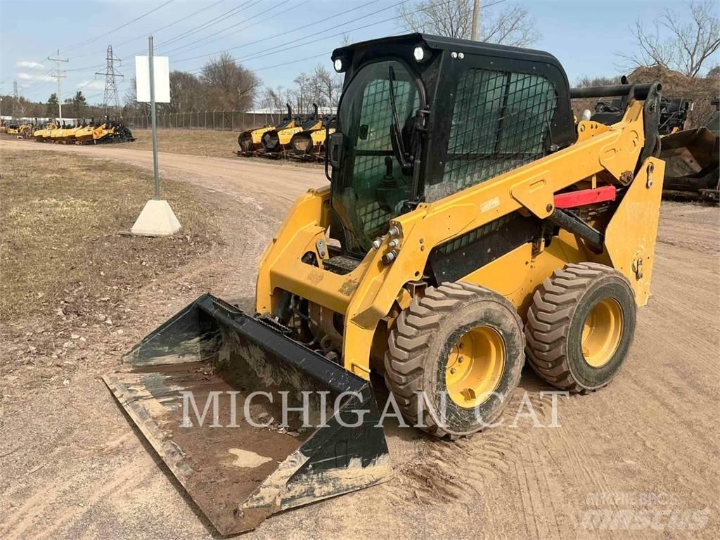 CAT 242D3 A2Q Kompaktlaadurid