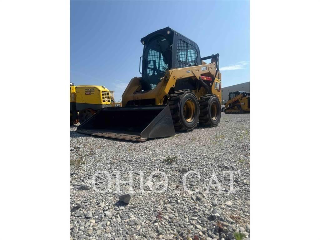 CAT 242D3 C3H2 Kompaktlaadurid