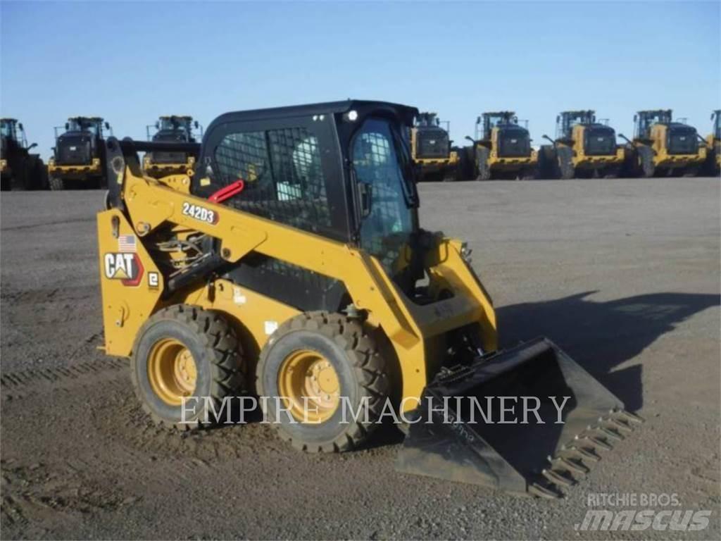 CAT 242D3 CA Kompaktlaadurid