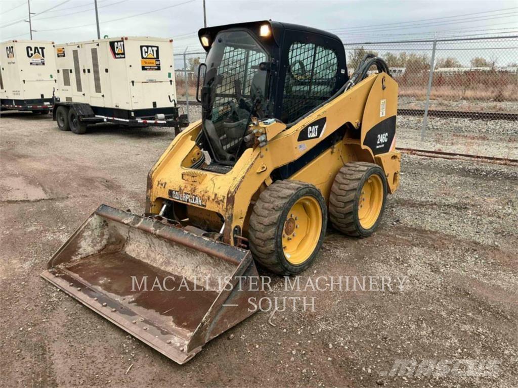 CAT 246C Kompaktlaadurid