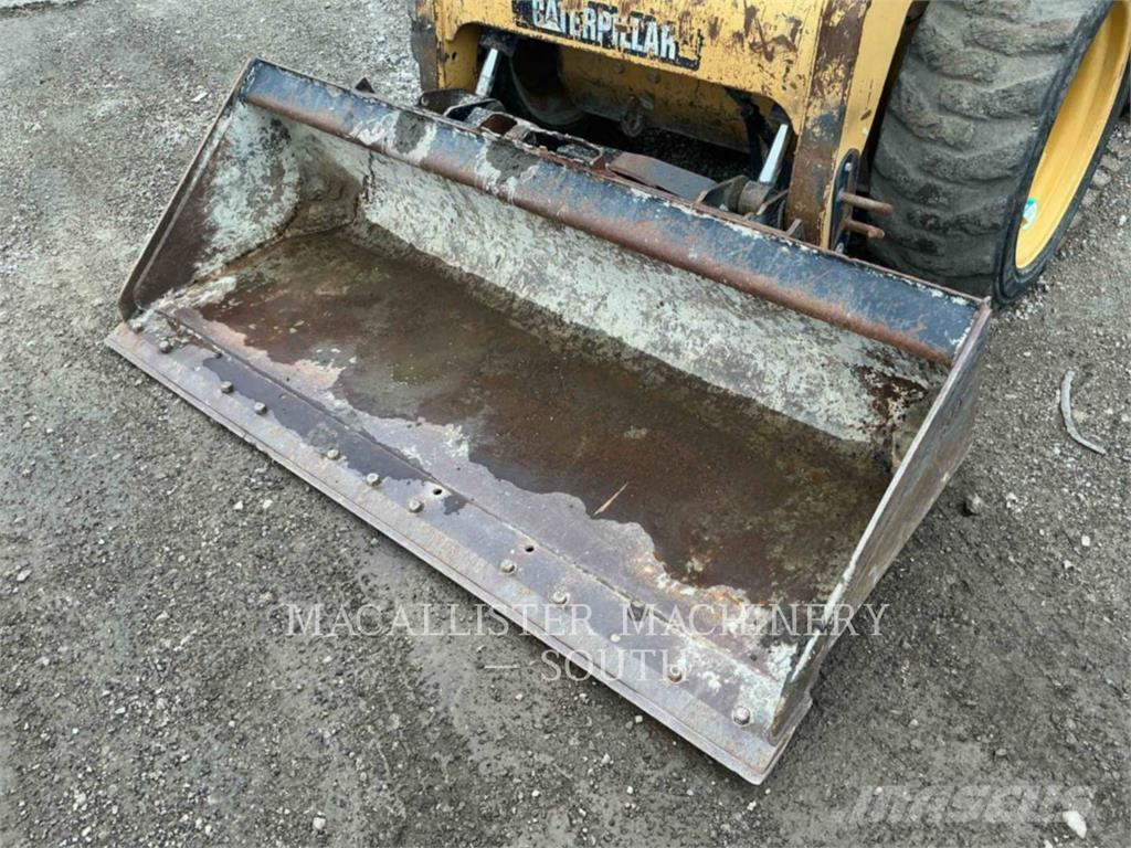 CAT 246C Kompaktlaadurid