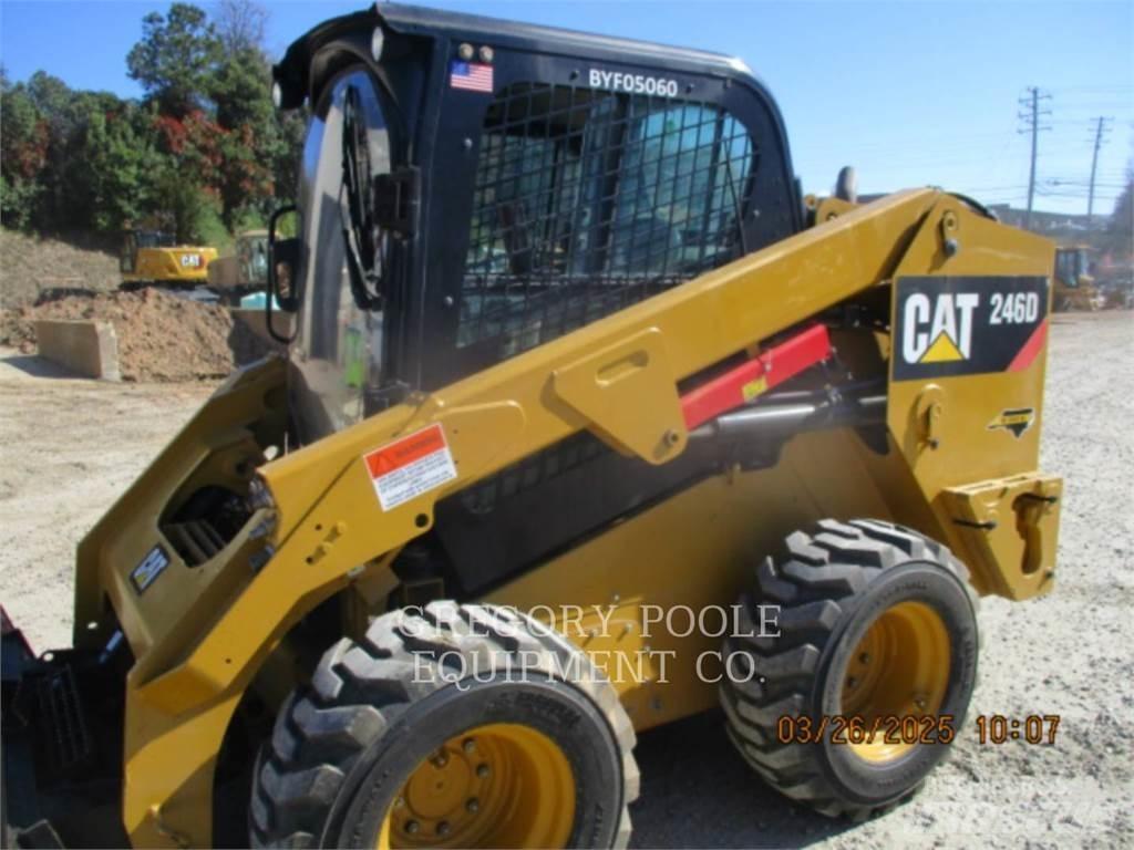 CAT 246D Kompaktlaadurid