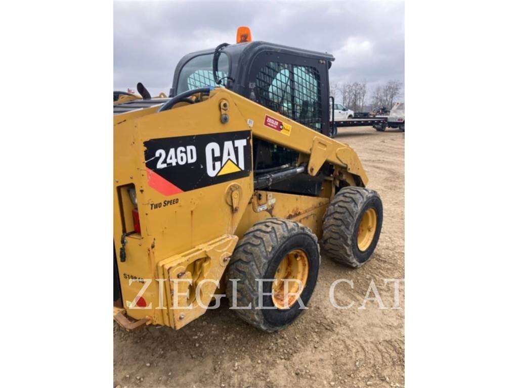 CAT 246D Kompaktlaadurid