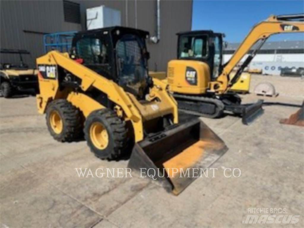 CAT 246D Kompaktlaadurid