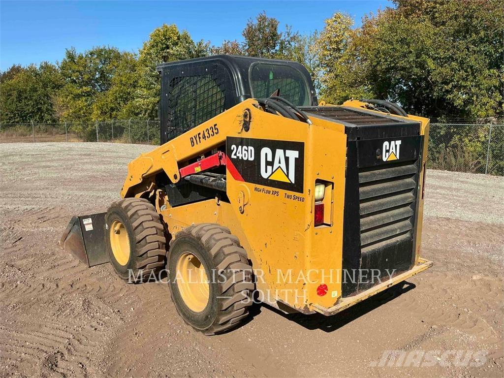 CAT 246D Kompaktlaadurid